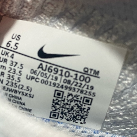 WOMEN'S NIKE AIR VAPORMAX FLYKNIT 3 RUNNING SHOES - Picture 6 of 9